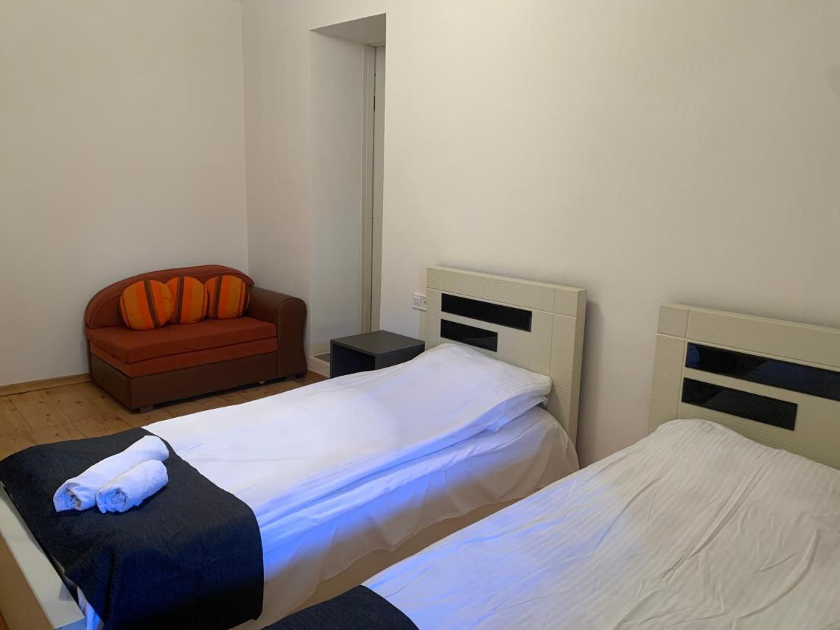 Hotel Lemi Mestia Buitenkant foto