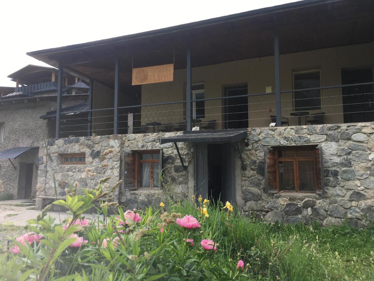 Hotel Lemi Mestia Buitenkant foto